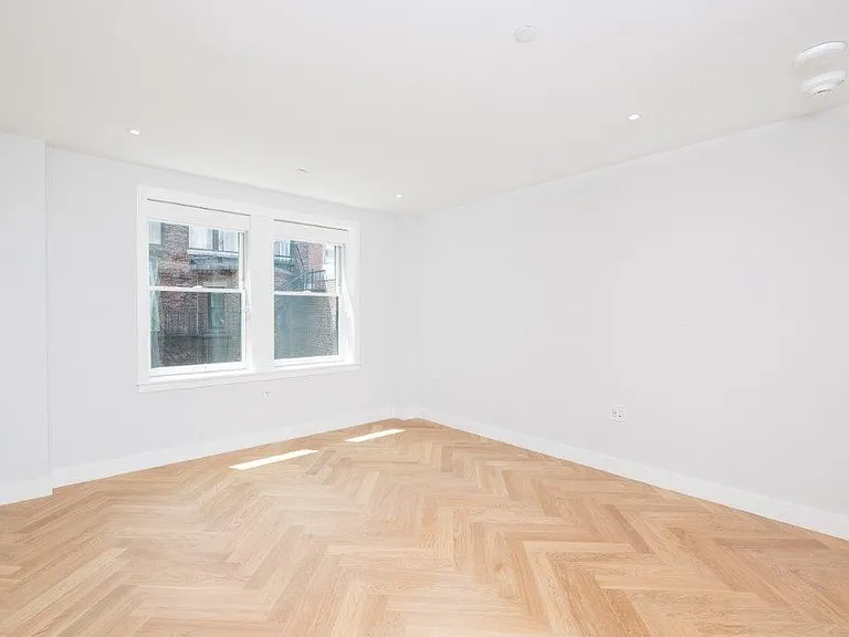 11 Commonwealth Ave #504 — Photo 2