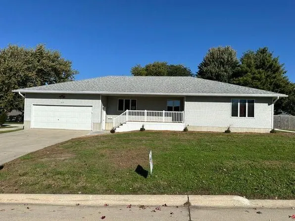1017 Summit Dr, Webster City, IA 50595