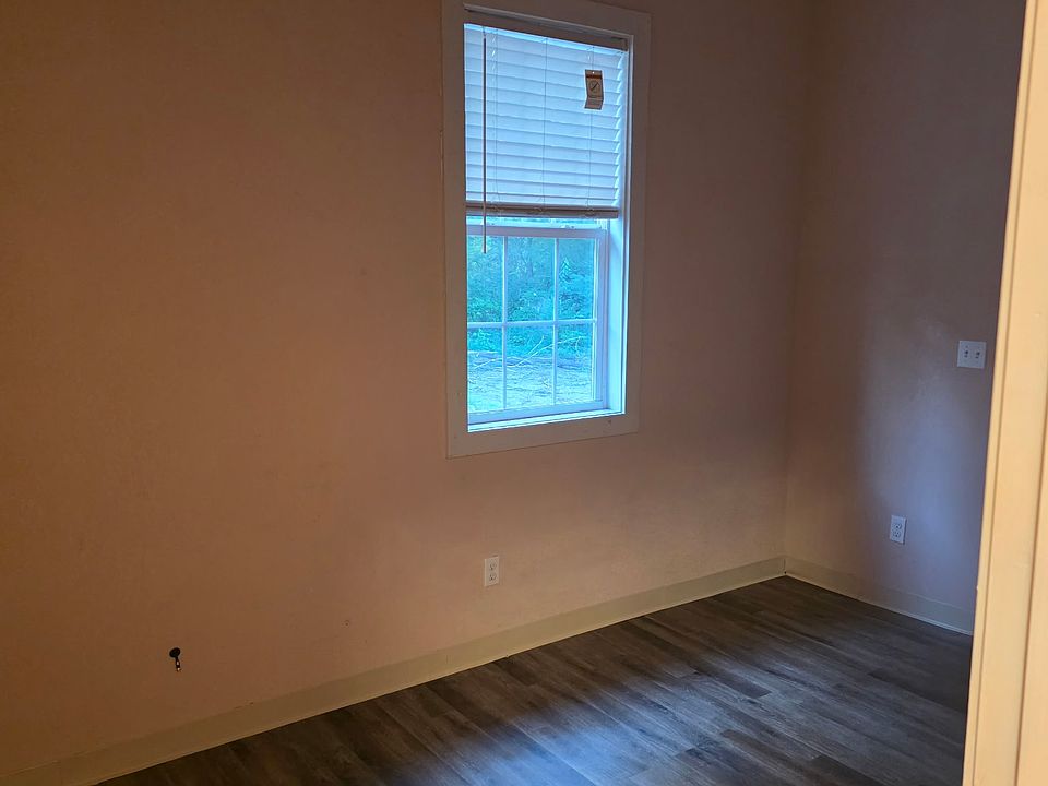 1st image of 534 E McLemore Ave #102