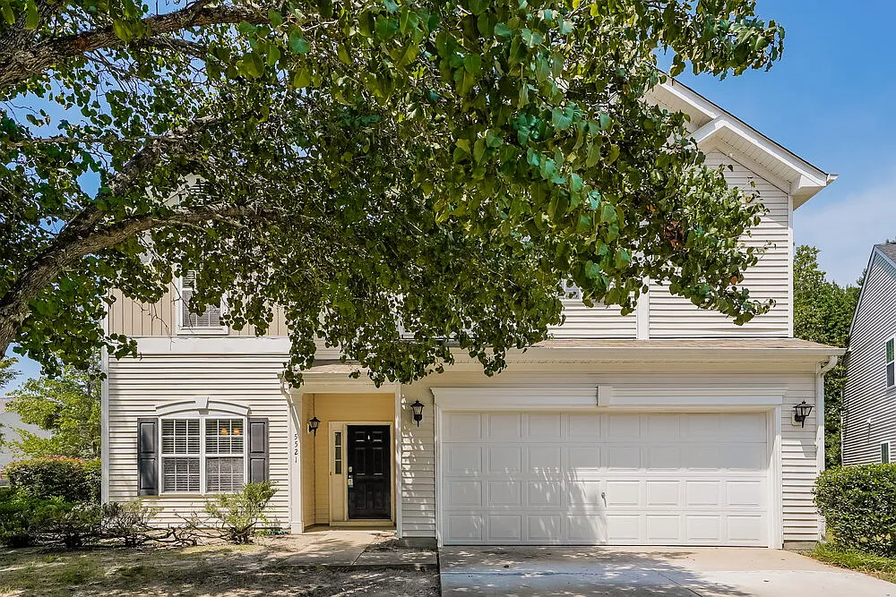 3 bed, 2.5 bath, 1653 sqft, $1,940 — Photo 1