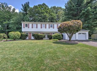 14 Brunswick Dr, Morganville, NJ 07751