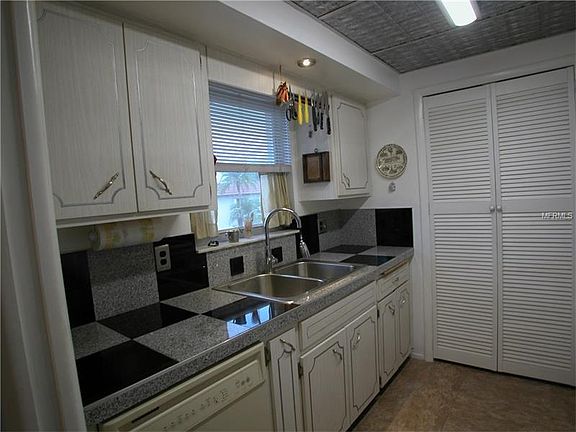 3rd image of 2623 Seville Blvd Unit 304