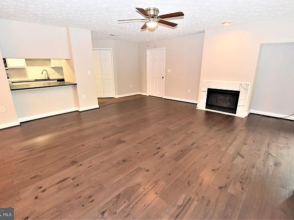 4th image of 607 Admiral Dr Unit 104