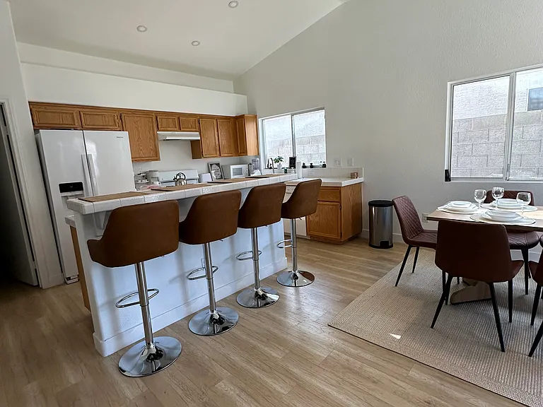 Honey Locust Dr — Photo 12