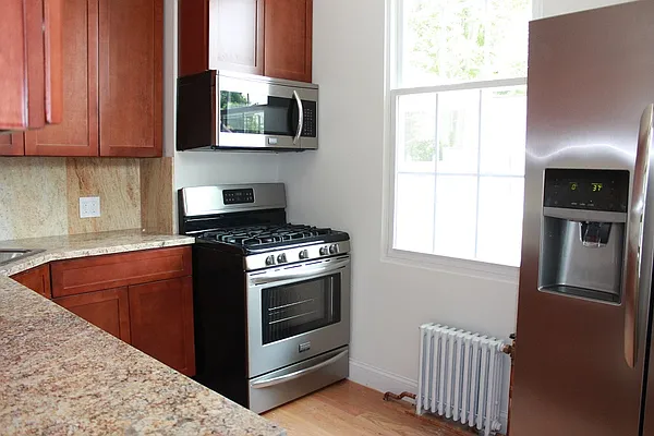 Rented by Realty 2000 Corp | media 27