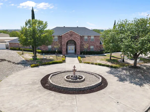 1020 Mary Lou Dr, Del Rio, TX 78840