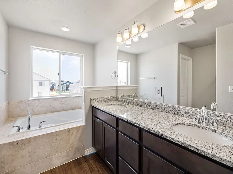 5694 Olathe Ave — Photo 12