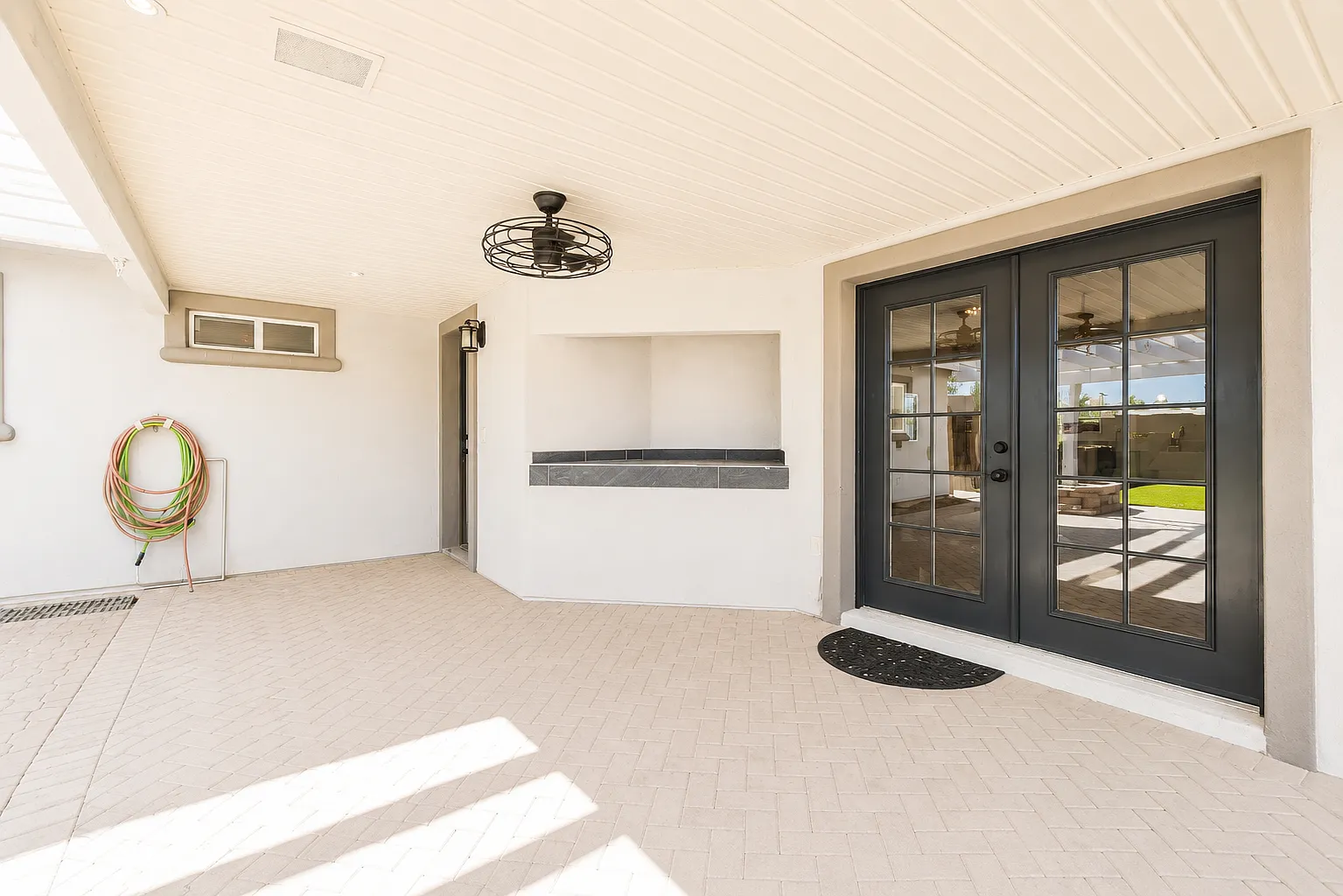 5 bed, 3476 sqft, $950 — Photo 4