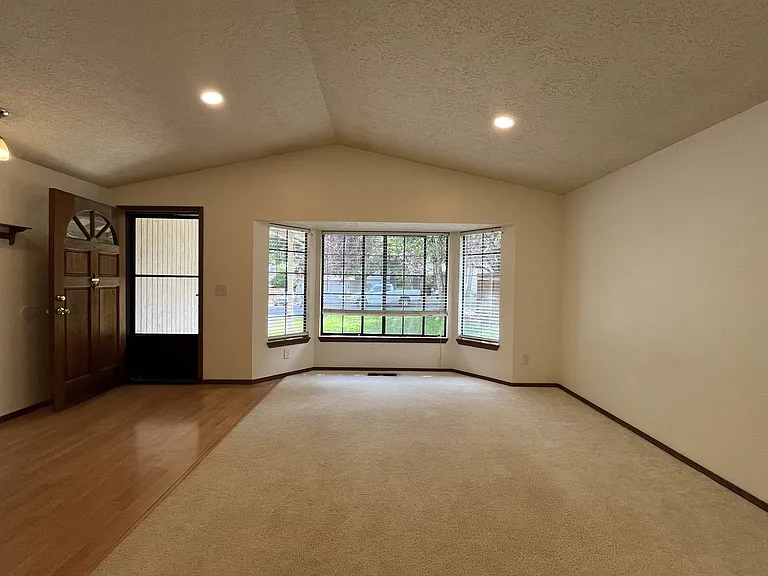 4825 SW Marigold St — Photo 18