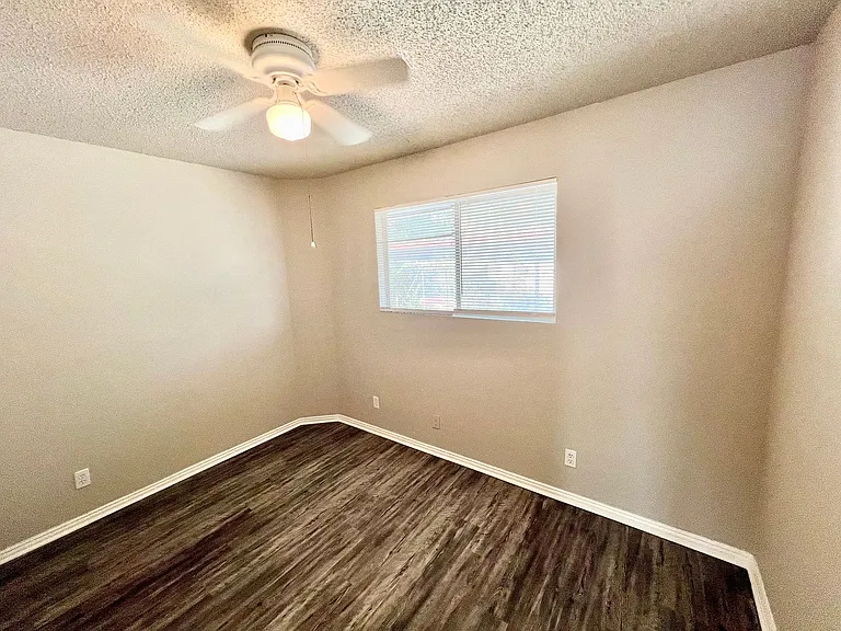 1211 Churing Dr — Photo 19
