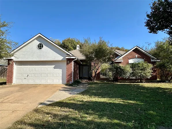 2112 Carriage Hl, Denton, TX 76207