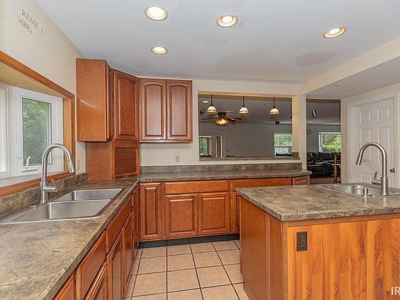 4th image of 4344 Pine Dr
