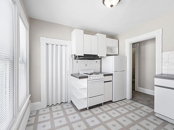 3rd image of 71 Grand Ave
