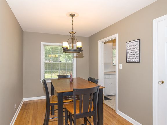 5th image of 5505 Indianola Ave