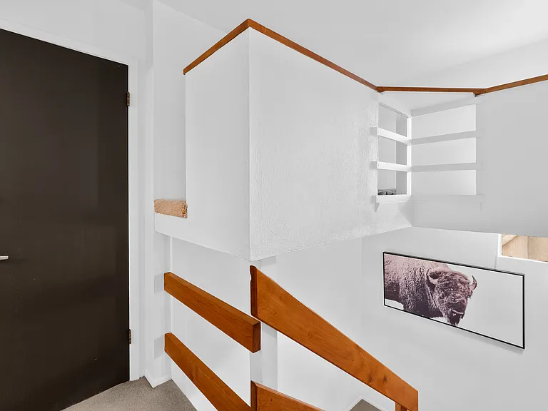 814 W Bleeker St #C1 — Photo 14