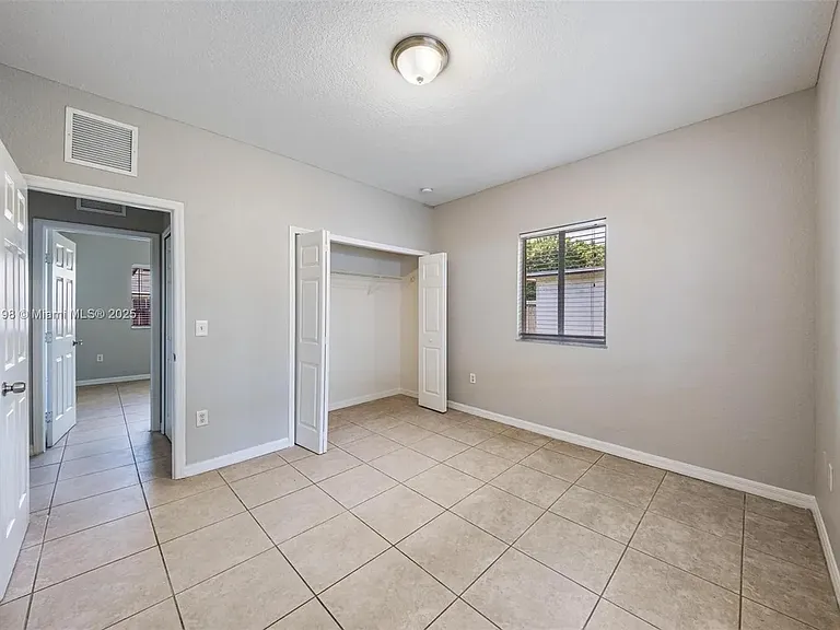 6124 SW 39th St — Photo 23