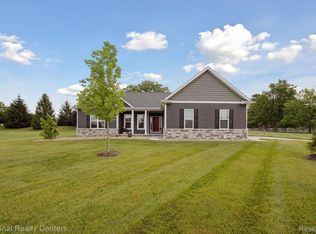 4506 Emerald Valley Loop, Fowlerville, MI 48836