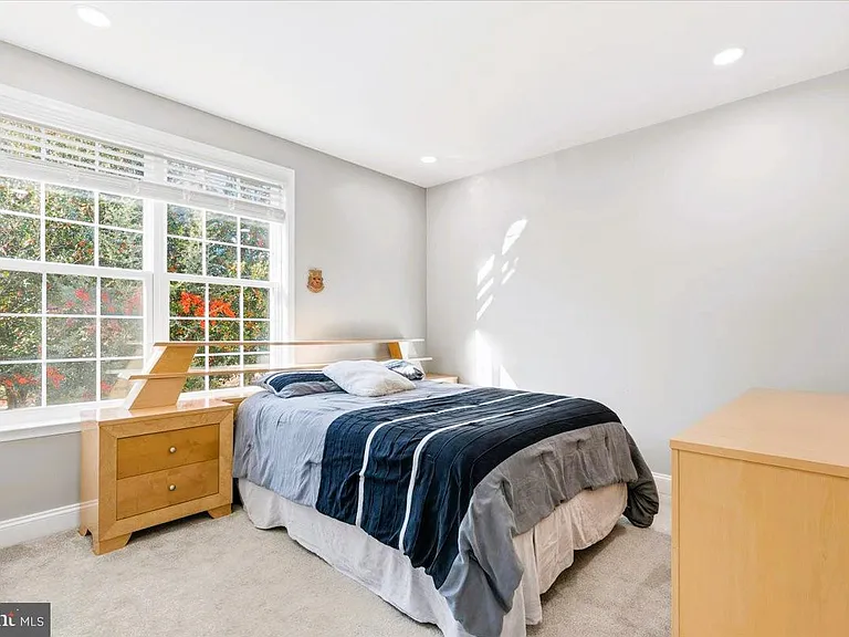 13305 Old Fort Rd — Photo 17