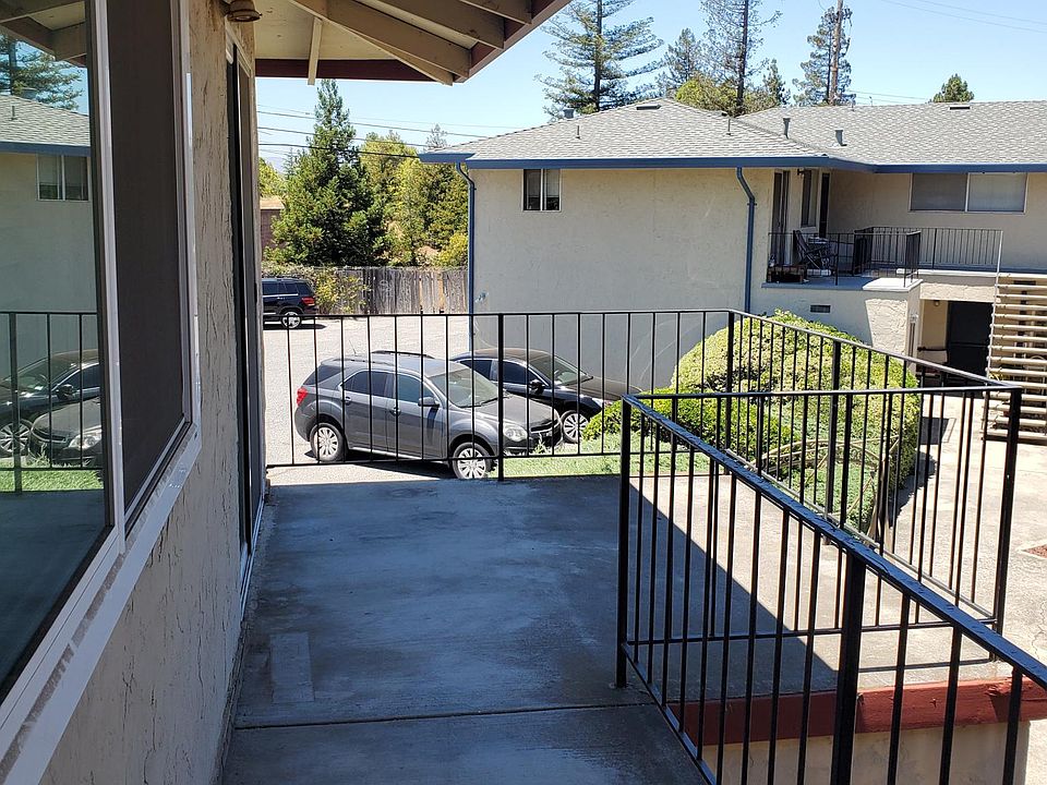 1st image of 936 Weldwood Ct Unit 4