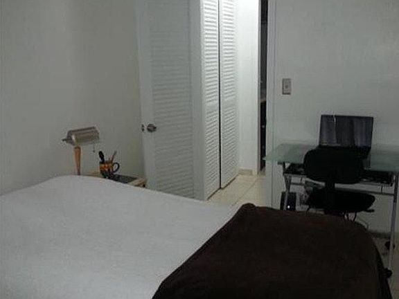 4th image of 1460 NE 169th St APT 304