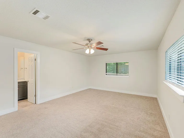 705 Catumet Dr — Photo 14