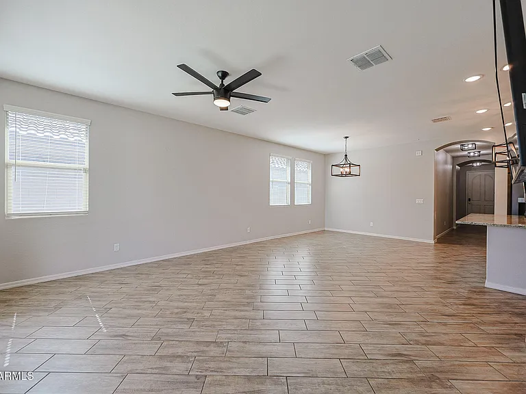 15269 W Pierce St — Photo 4