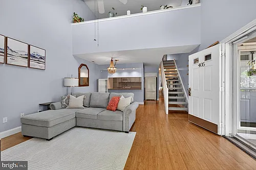 405 Park Pl Photo 1