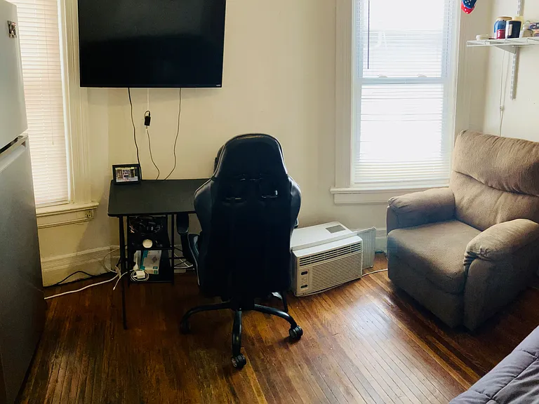 351 S Goodman St #7 — Photo 3