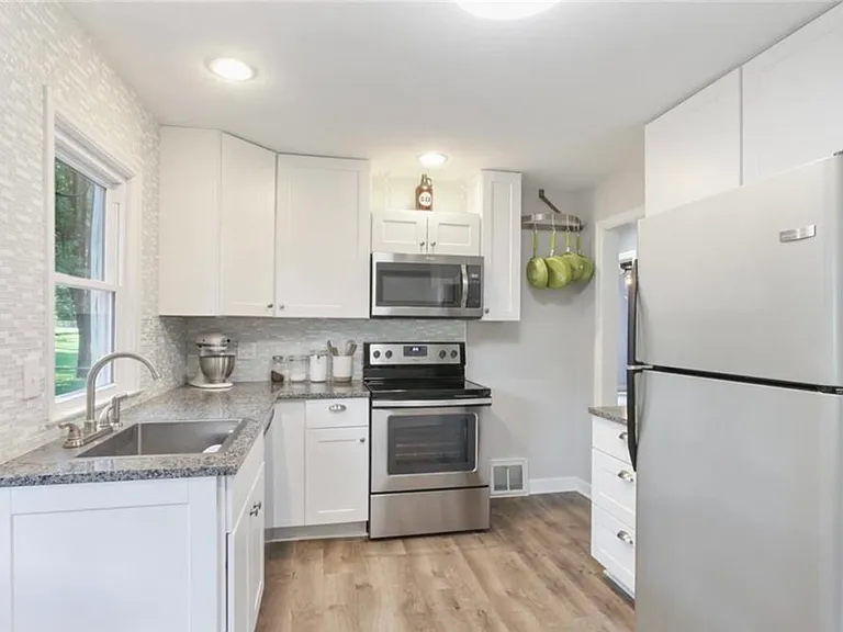 7933 Jefferson St — Photo 19