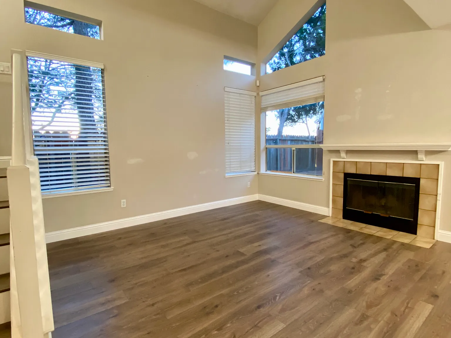 3 bed, 2.5 bath, 1158 sqft, $2,800 — Photo 3