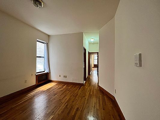 1st image of 244 W 109th St #3C??