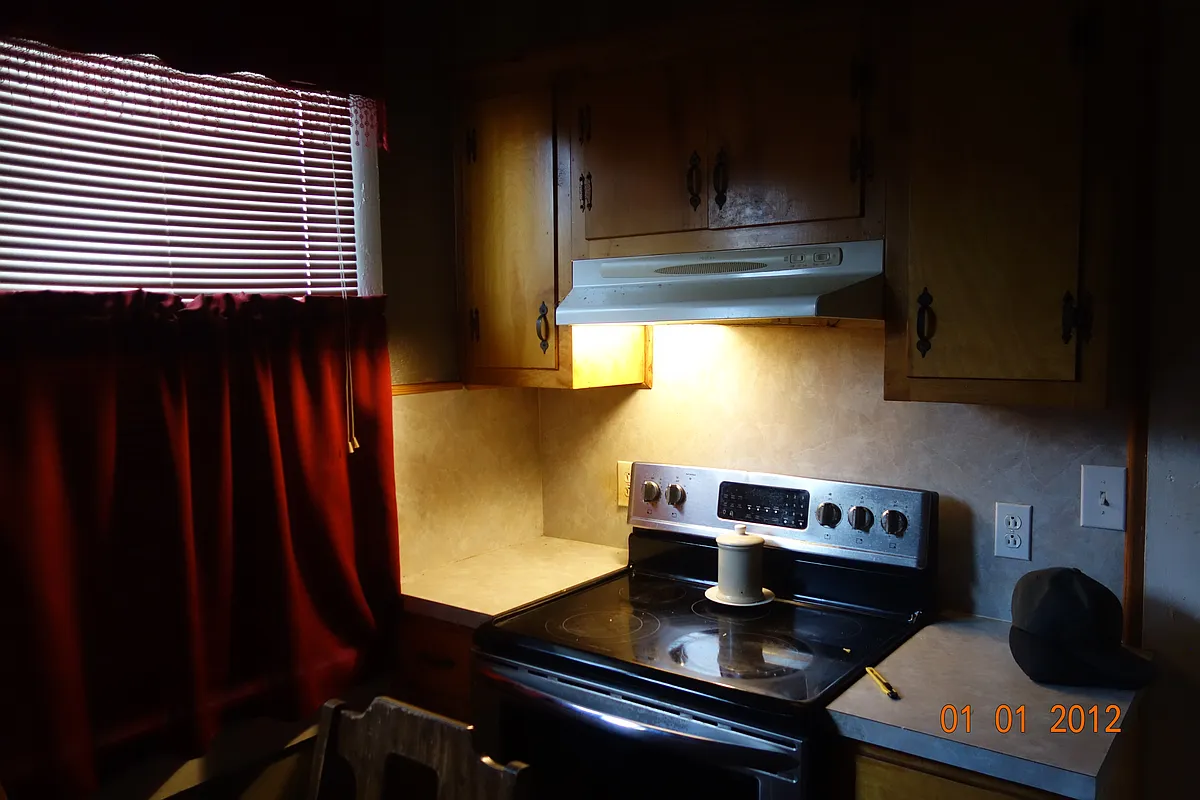 Building Photo - 240 Poplar St #B