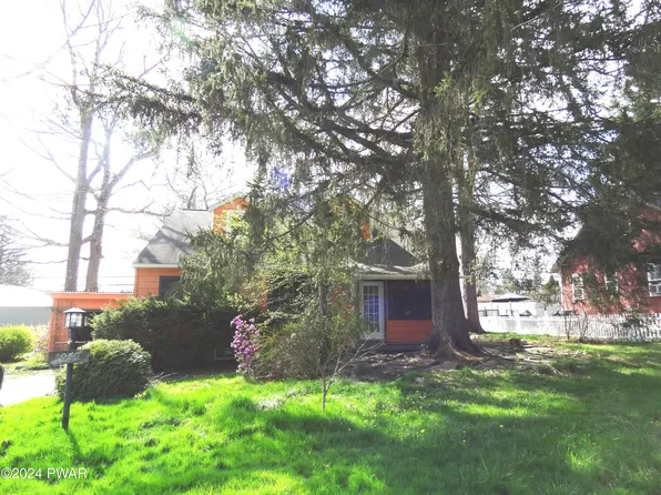 1057 Route 390, Greentown, PA 18426