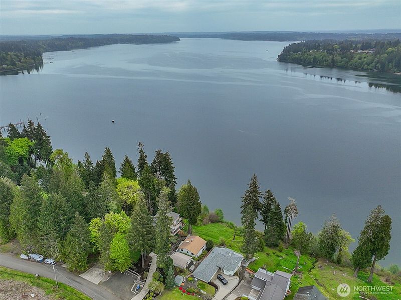 4th image of 461 SE Kamilche Shores Road