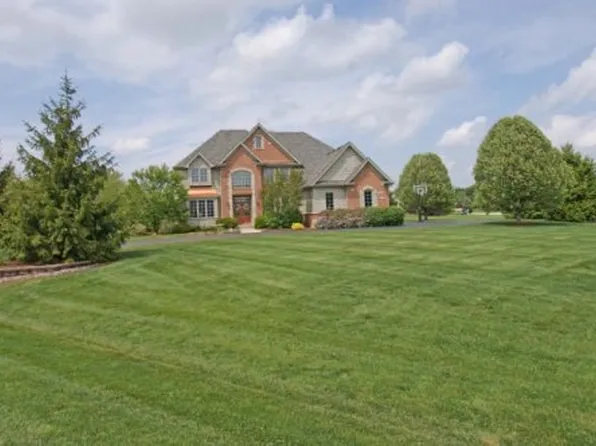 7N960 Columbine W, St Charles, IL 60175