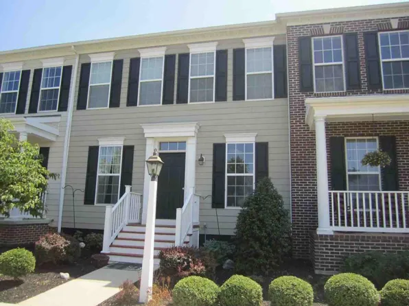 4 Meadow Creek Ln, Mechanicsburg, PA 17050