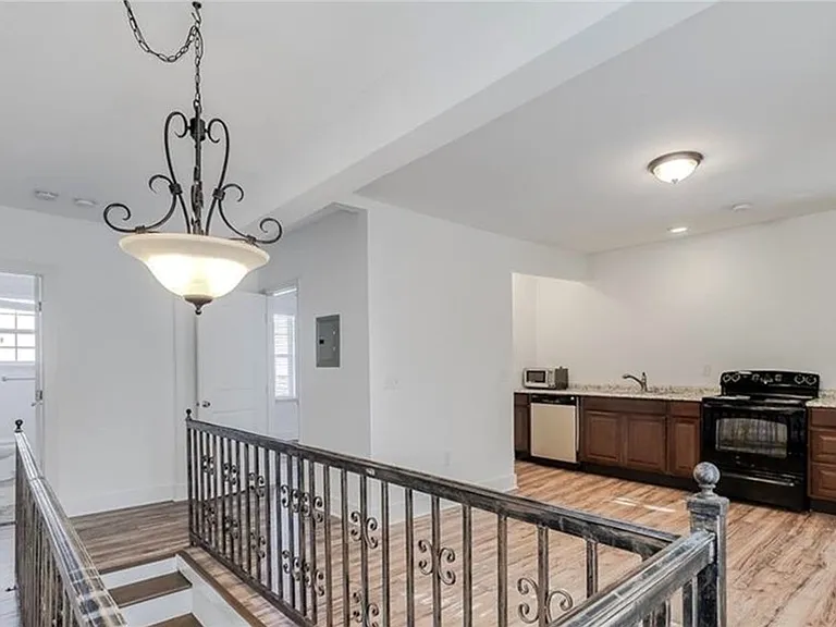 508 E Liberty St — Photo 2