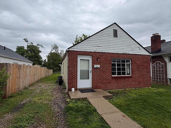 3rd image of 56 Broadlawn Ave