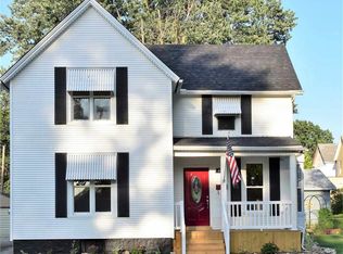 319 N 2nd Ave, Canton, IL