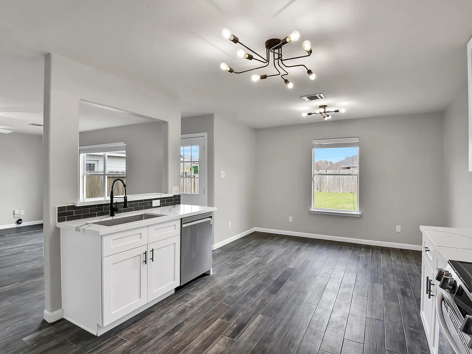 3 bed, 2.5 bath, 1608 sqft, $1,950 — Photo 3