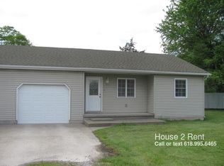 707 Laura Ln, Carterville, IL 62918