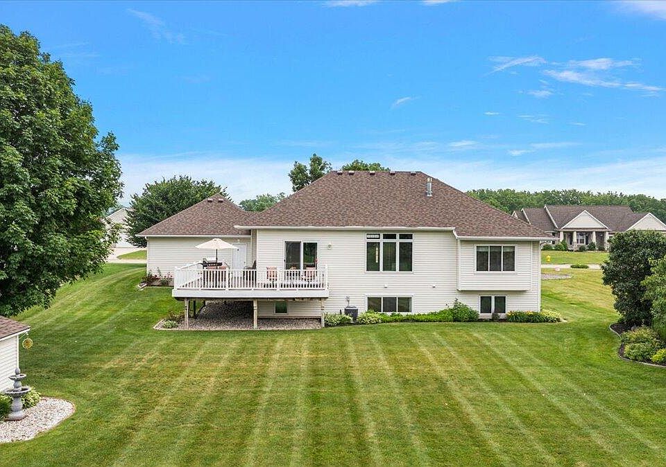 Fです 8259 Golfside Dr, Jenison, MI 49428 | Zillow