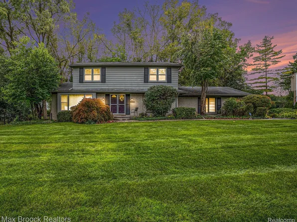 2668 Douglas Dr, Bloomfield Hills, MI 48304