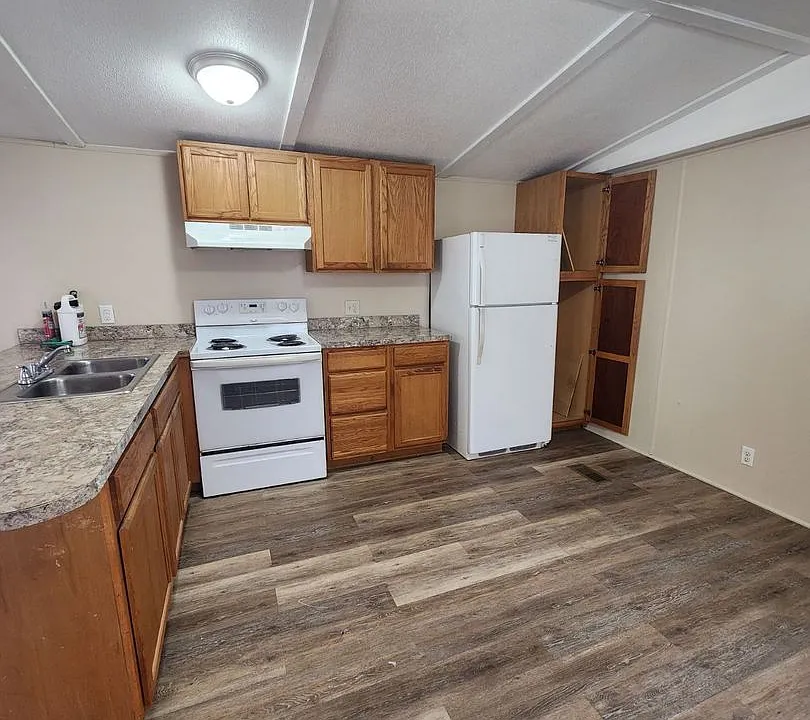 1505 Goodyear Ave #5