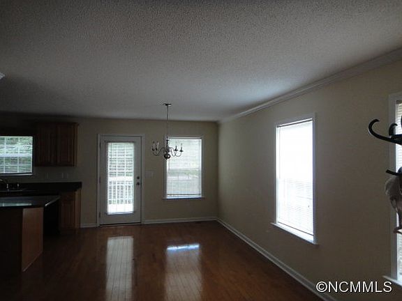 3rd image of 106 Blink Bonny Dr
