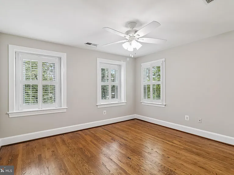 7518 Old Dominion Dr — Photo 48