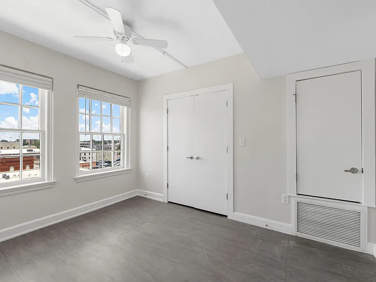 4 N 4th St #1602 — Photo 3