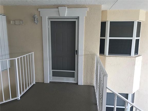2nd image of 830 Lake Orchid Cir Unit 830-206
