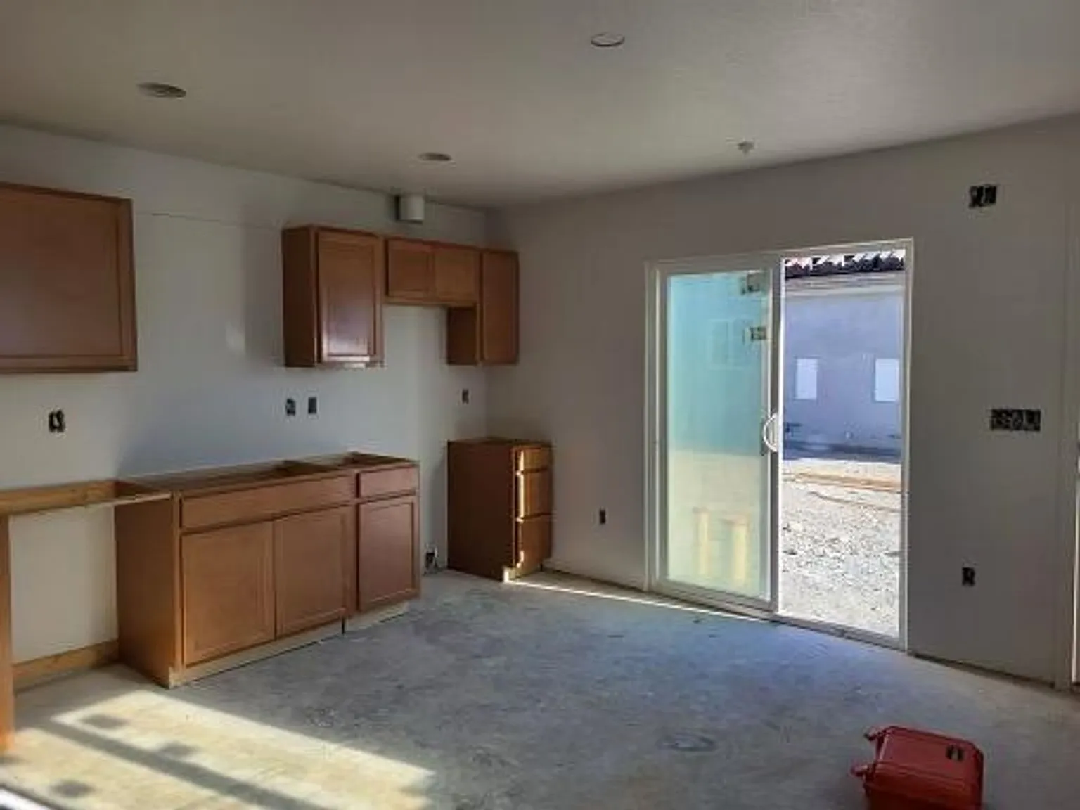 2544 Hillview Dr — Photo 2