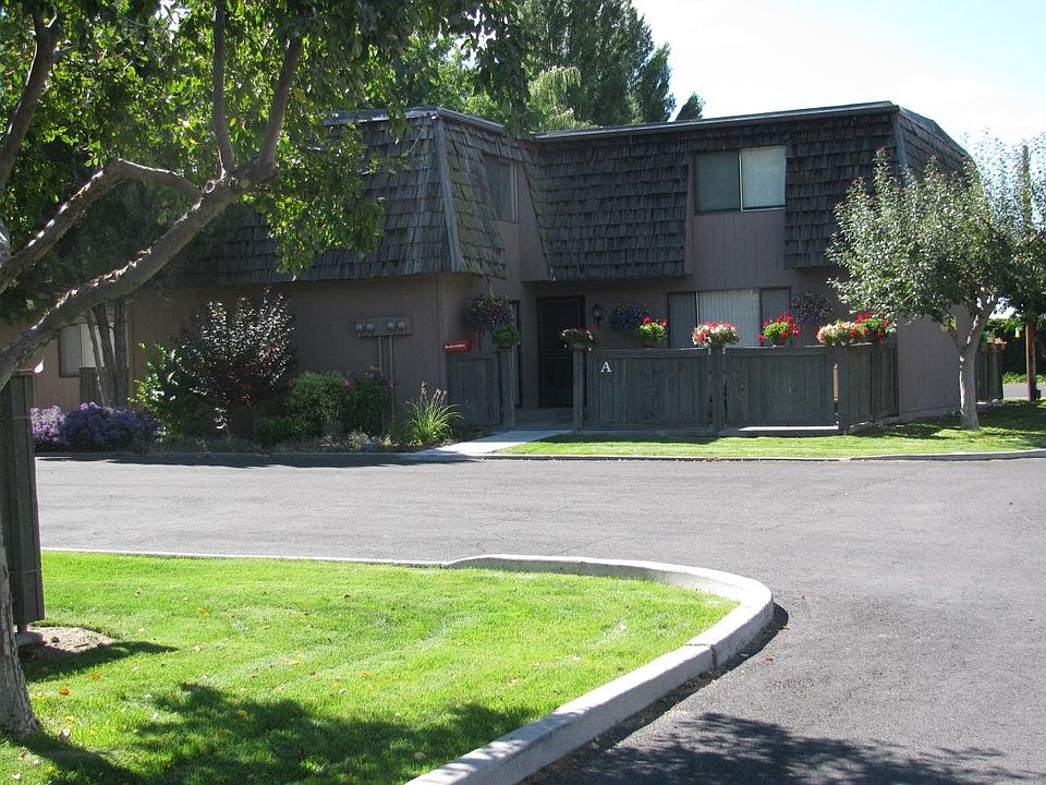 Townhouse in Gated Community
